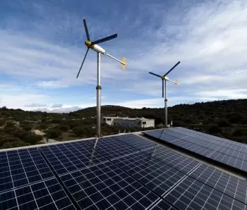 Què significa l'energia solar híbrida?